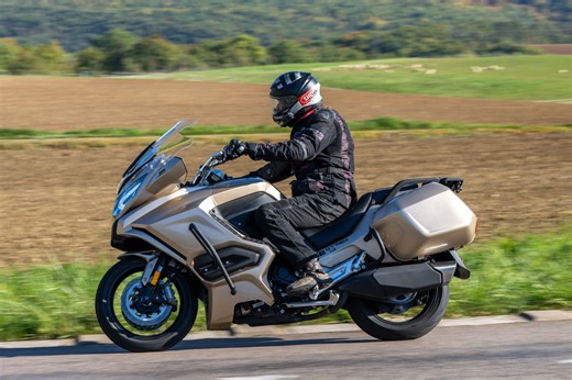 Essai moto Mash GT750