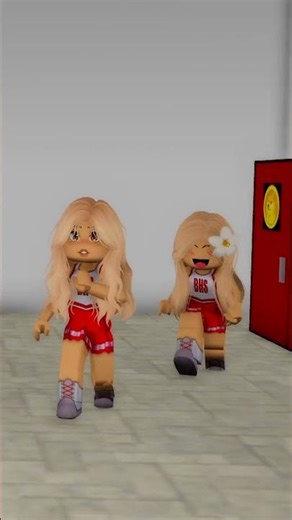 the preppies were mean to the poor bacon 🥓😢#robloxshorts #roblox