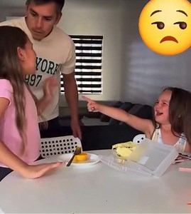 374K views · 1.6K reactions | Esistono due tipi di fratelli: | CHE TE' FREGA | Facebook