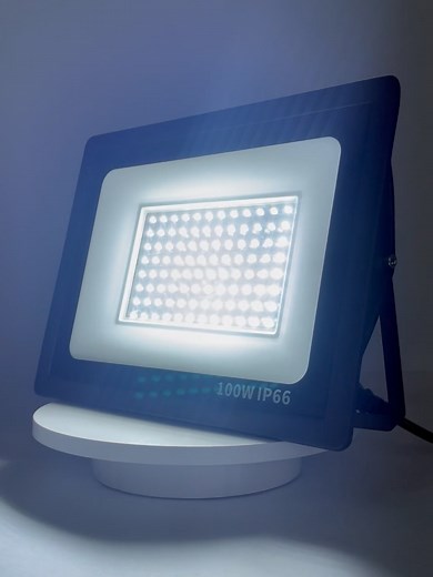 Reflector LED de 100W: Ilumina tu espacio con calidad
