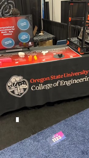 Variable infill density with 5 axis 3D printer 😬. Very cool masters project showcased at @rapid_event by @oregonstate college of engineering which was also my grad school times. Good old days. #3dprinting #3dprintingcommunity #research #additivemanufacturing #oregonstate | 3DPrintingDoctor