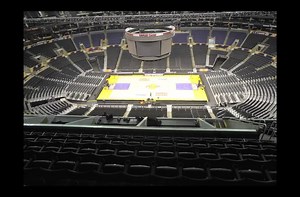 Staple Center conversion from LA Kings to Lakers to Clippers.