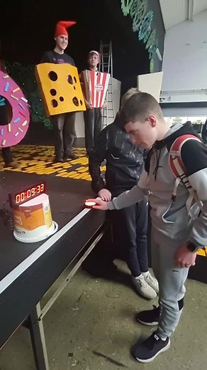 10:00sec challenge in Presentation Collegein Carlow with Greg from Apache Carlow...some of the children from the school is going for the trip to Tanzania next October so they decided to involved me in this charity 10:00sec challenge event that was held in Presentation College on 19th Dec in Carlow...they have