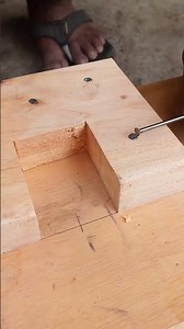 How to properly place the nails under wood #woodworking #carpentry #tips