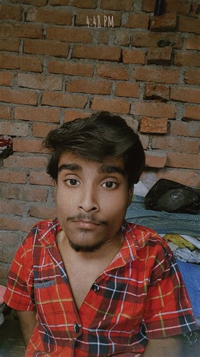 Raja vlogs on Instagram: "Most people stay stuck at low views because they keep doing the wrong things 👇 🚫 Chasing every trend without strategy 🚫 Uploading in 4K (and letting Instagram crush the quality) 🚫 Posting without testing what actually works Here’s what actually helped me scale to 20M+ views in a year ⬇️ ✨ Focus on Patterns, Not Luck Study viral reels in your niche and look for repeatable hooks, pacing, and formats. Then put your own spin on them instead of guessing. 🎵 Match Audio t