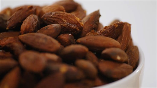 Spicy tamari almonds