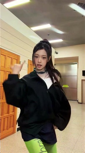 JET SET!•*¨*•.¸¸✧ #KiiiKiii #키키 #JIYU #지유 #HAUM #하음 #KYA #키야 4K Ai upscale