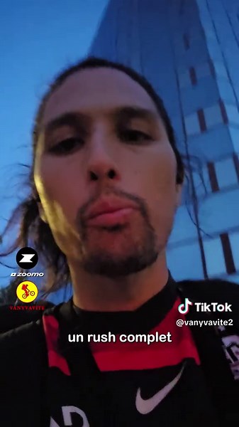 Vanyvavite partner 🤝 Combien de courses avec une seule batterie ? C'est l'une des questions qu'on me pose le plus souvent : ➡️ Combien de livraisons peux-tu livrer avec 1 batterie @zoomo ? Démonstration ! 📦🚴‍♂️ Je te montre tout en conditions réelles : - Moyenne de 3 à 3,5 km par livraison - Terrain globalement plat - Un peu plus de vent que d'habitude - Pas de grosses courses à 7 km hein 😅 ⚠️ Verdict : une seconde batterie me paraît indispensable pour tenir tout un rush 🔁 🛠️ Pour info, Zo