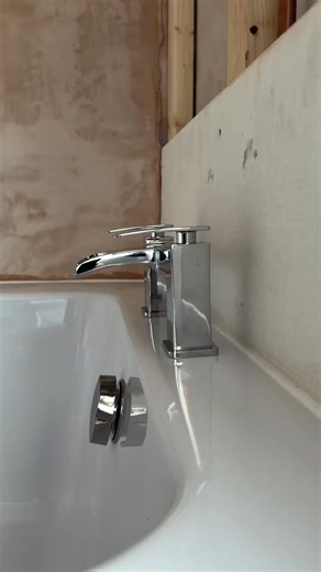 How to plumb up bath taps like a pro! #asmr #asmrsounds #learn #foryou #mmplumber #viral #plumbing #toolbag #pipes #tools #cleancopper #plumbertools #pressfit #soldering #copper #handtools #work #diy #howto #plumber #tips #hack #reels #handyman #plumero | Caliber Plumbing