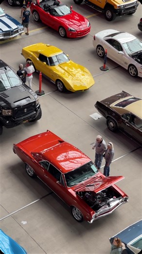 Mecum Auctions on Instagram: "Which one would you take home? 👀 … #MecumGlendale is in full swing 🚗💨 Head to mecum.com to see the full lineup & watch the live block cam. … #Mecum #MecumAuctions #WhereTheCarsAre"