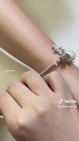Pretty Charms and Pandora Bracelet Styling Tips
