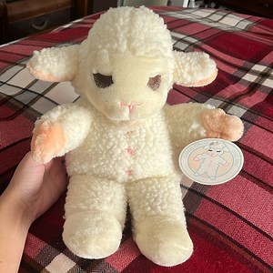 1992 Shari Lewis Lamb Chop and Me hand puppet