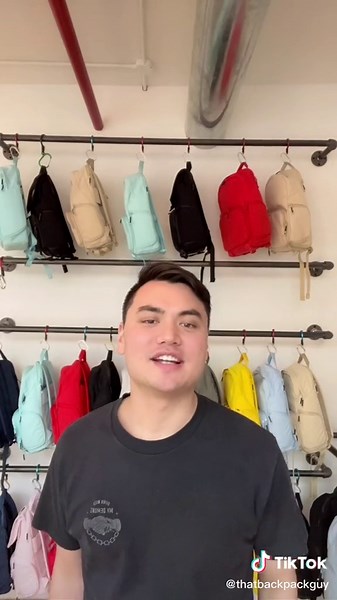 Comment what I should talk about next!! #backpacks #comparison #hardware #industrialdesign #greenscreen