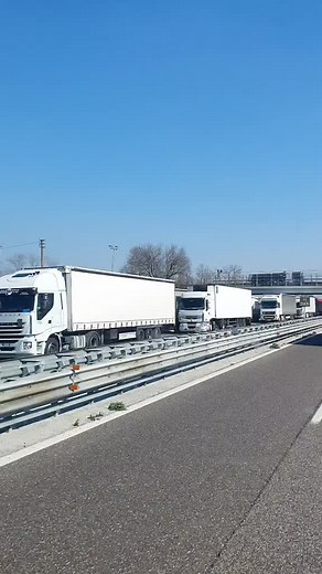 Videos de by Ana Trucker🇧🇷🇪🇸🚛 (@byanatrucker) con “Cayó La Noche (feat. Cruz Cafuné, Abhir Hathi, Bejo, EL IMA) [Remix] - La Pantera & Quevedo & Juseph”