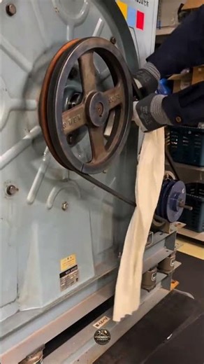 Cleaning a Spinning Pulley Like a Pro! ⚙️
