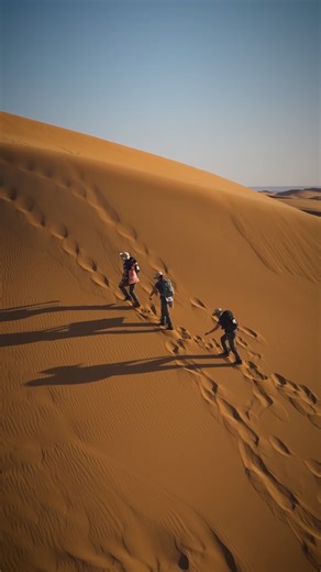 ⏯️ TREK'IN PLAY - Cohésion d'équipe Sur le Trek’in Gazelles, la cohésion d’équipe ne se décrète pas : elle se vit, pas à pas. Dans la chaleur du désert ou face aux doutes, elles avancent ensemble, partagent, se soutiennent et trouvent toujours des solutions. Chaque pas est un acte de solidarité et de force collective ! Suivez le live ➡️ live2025.trekingazelles.com #TrekinGazelles #TrekinGazelles2025 #GazellesEnMarche #JoinTheGazelles #AventureFéminine #Cohésion #Partage #TeamGazelles Maïenga Spo