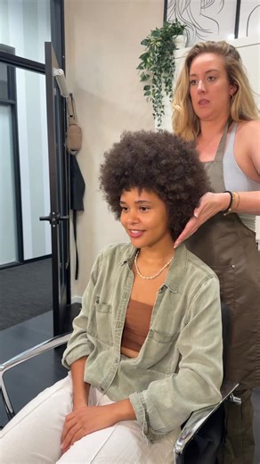 OC/LA & Seattle Curly Specialist | Curly Cut Transformation Part 1… Comment 👑 for part 2! #curlspecialist #curlycut #losangeles #orangecounty #curlyhairstylist | Instagram