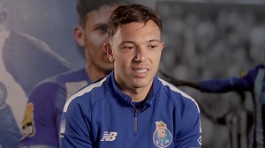 Pepê 🐉 Os adeptos, a pré época, a equipa e muito mais 🎥 Podes ver a entrevista completa ao JN no nosso canal YouTube 🔵⚪ #FCPorto #Pepê | FC Porto