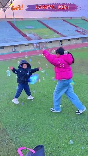Kids Bubble Machine – Make Big Bubbles Instantly #BubbleFun