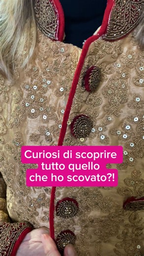 Deny's Parma | Vintage Store | Merceria on Instagram: "Passo la mie giornate a fare ricerca e quando scovo dei pezzi che mi emozionano non vedo l’ora di farveli vedere 🥰🥰🥰 Un po’ come una bambina che mostra il suo bel disegno al papà, un momento intimo che mi da la carica per fare sempre meglio 💪🏻💪🏻💪🏻 E quando uno di questi capi incontra il suo amatore, ecco che avviene il miracolo 🤩🤩🤩 Come dico io ogni pezzo chiama il suo nuovo proprietario 😍🩵 Grazie quindi a tutti voi 🙏🏻🙏🏻🙏�