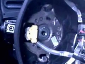 Démontage du cache central d'un volant seat leon 1P