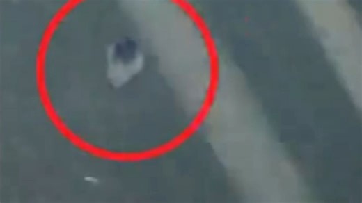 近日，新干一名女子因家庭矛盾，带着一名小孩，疑似准备跳河轻生，新干县公安局市民广场警务站特巡警队员火速出动，成功挽回女子生命