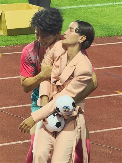 ใครลอบทำร้ายผู้จัดการทีม #56ปีCh3LandDom #แอนทองประสม #annethong #ylism