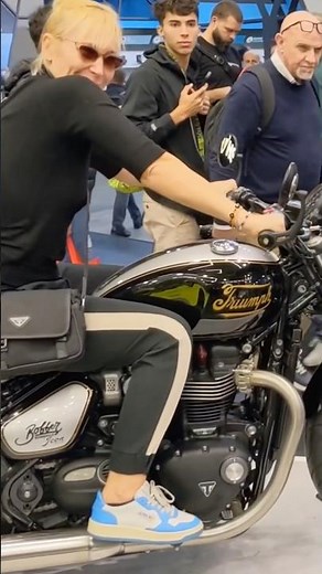 The Triumph Bobber at the Motor Show 🔥🏍️ | Timeless Style, Pure Emotion
