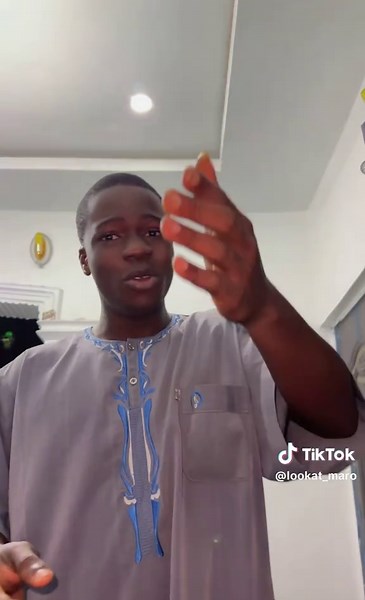 De Play 😂: How Much Is Your Salary?