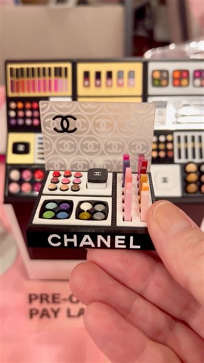 Can we talk about how adorable miniature makeup is? 😍💄✨I first spotted these tiny treasures at a doll show years ago, and I'm kicking myself for not snagging some! There's just something irresistibly charming about these pint-sized cosmetics.Why are they so cute? Let me count the ways: 1. The attention to detail is mind-blowing. Imagine teeny-tiny lipstick tubes and itty-bitty eyeshadow palettes! 2. It's like our favorite products got zapped by a shrink ray. Who doesn't love a miniature versio