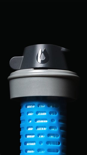 We sweat the details, like a high-flow filter nozzle that opens with one hand, seamless threading onto all 42mm water storage bags, bottles and flasks, and a dust cover to protect from dirt and debris. | Hydrapak