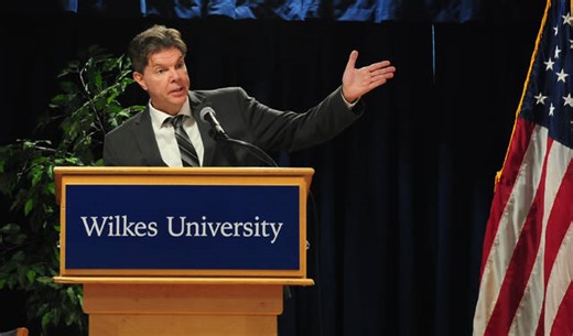 Alan Stout details his journalism journey with students at Bigler conference