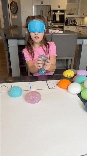 DUMPLING TRADING BLINDFOLDED 🙈🤭 #dumplings #trading #satisfying #challenge #colors #tradinh #cute