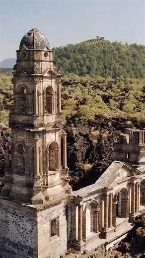 281K views · 7.3K reactions | Majestuosidad de las ruinas de la Iglesia de San Juan Parangaricutiro, Michoacán, México . Ya conoces este increíble lugar? ☝❤️⛰️ #PARICUTIN #Angahuan #Michoacán #Michoacán #elAlmadeMéxico #elalmademéxico #mexicomagico #mexicodesconocido | Cabañas Vistas del Paricutin Angahuan | Facebook