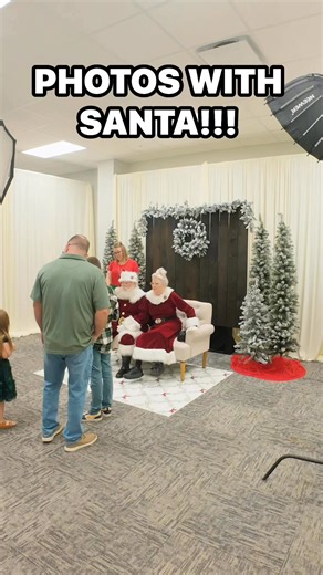 BTS from our Santa Photo Day 🎅✨ From giggles to candy canes, every moment was pure Christmas magic. Loved capturing these families as they made memories that will last long after the cookies are gone. Holiday season is officially in full swing! 📸❤️💫 ⸻ #SantaPhotos #HolidayPhotos #ChristmasMiniSessions #SantaSession #FamilyPhotoshoot #HolidayMagic #BTSPhotography #TampaPhotographer #FloridaPhotographer #Christmas2025 #BehindTheScenes #StudioSessions #HolidayPortraits #CaptureTheMagic #PhotoDay