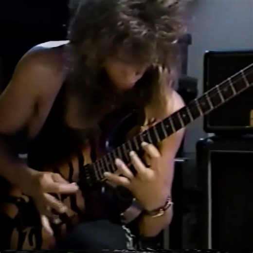George Lynch - Mr Scary (Guitar Bible) #guitar #georgelynch #guitarsolo #shredguitar #lynchmob | Shred Music TV