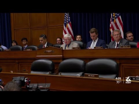 Large, red object hovered over Vandenberg in 2003, former Navy pilot testifies