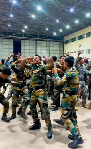 army soldier dance #army #sanu tedi tedi takdi tu song