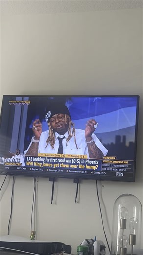 Is it me or Wayne gotten bigger the last two weeks. He was a healthy big but his face looks swollen now.