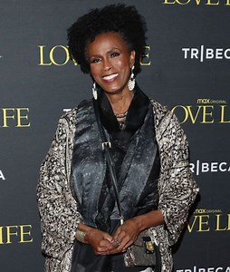 Janet Hubert Theorizes "Trumpsters" Set Up Alec Baldwin Shooting