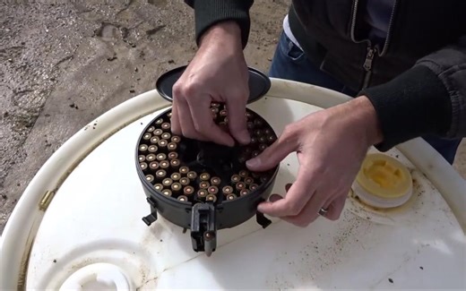 AK47自动步枪 - 100发弹鼓式