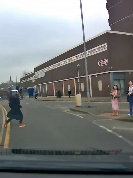 Mastering Anticipation in Driving Lessons