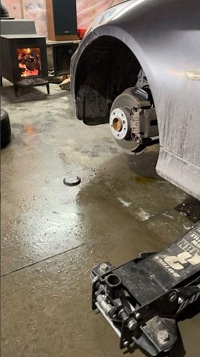 BMW 325ix Coil Spring FAIL – When Suspension Lets You Down!