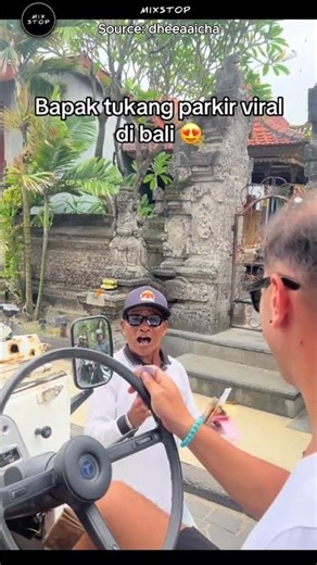 Tourists Shocked to Hear Parking Attendant Singing This Coolly #viral #bali #reaction #foreigner