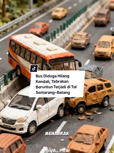 Kecelakaan beruntun terjadi di ruas Jalan Tol Semarang–Batang, tepatnya di wilayah Kabupaten Batang, Jawa Tengah. Peristiwa ini terjadi pada Minggu, 15 Maret 2026 sekitar pukul 15.45 WIB di kilometer 361 600 jalur A. Sebuah bus yang melaju dari arah barat menuju timur diduga kehilangan kendali dan menabrak sejumlah kendaraan yang berada di depannya hingga memicu tabrakan beruntun. Sedikitnya enam kendaraan dilaporkan terlibat dalam insiden tersebut. Beberapa kendaraan mengalami kerusakan cukup p