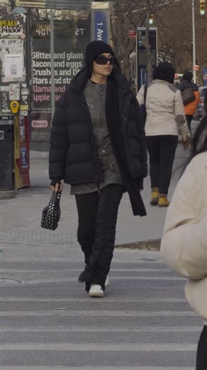 LAUREN CHAN on Instagram: "My everyday style is based in comfort—so @naturalizer's new sneaker collection is *perfect* for my weekends in NYC! Follow along as I take the Medina and Lorena kicks along on some errands in the LES, a photoshoot work day, and a date night on the town. 👟 👟 👟 #ad #naturalizerpartner"