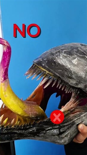 This is how this giant printer prints in 8 colors!