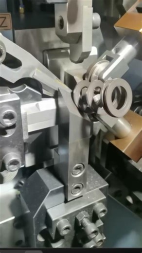 Flat wire spring, mold spring manufacturing process