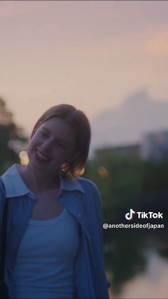 👖💙 Kurashiki & Kojima — Birthplace of Japanese Denim 💙👖 In Kurashiki, Okayama, Japan-made jeans were born and denim culture still thrives. From rope-dyeing and rare shuttle looms to artisans crafting with soul, this town is truly bathed in blue. ✨ Stroll Kojima Jeans Street with 40 denim shops ✨ Visit the Betty Smith Jeans Museum and make your own pair ✨ Discover pioneers like BIG JOHN and Japan Blue Jeans Beyond denim, explore the Bikan Historical Area, the Ohara Residence, and breathtaking