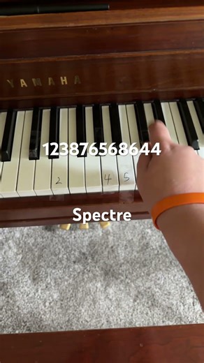 Easiest Spectre tutorial ever #viral #piano #pianotutorial #easytutorial